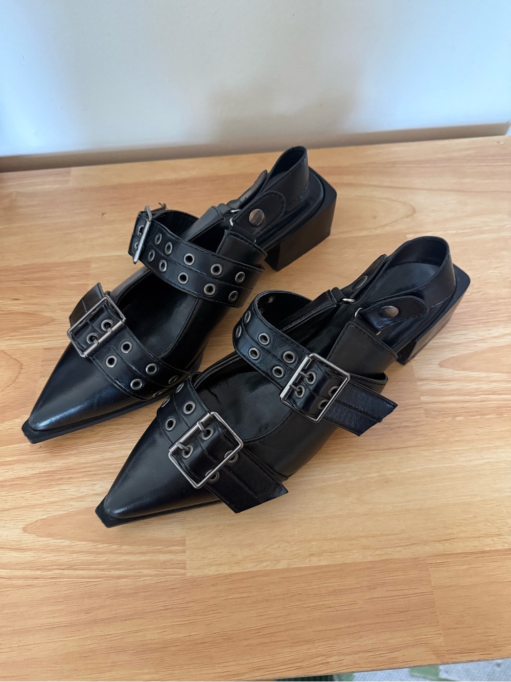 Black Pointed Buckle Slingback Heels - Women's Fashion Shoe